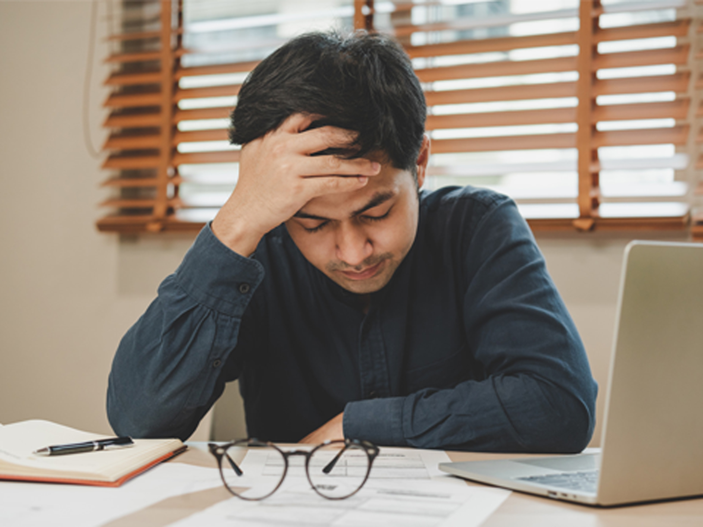 10 Signs of ADHD in Adults: Symptoms & Treatment Help